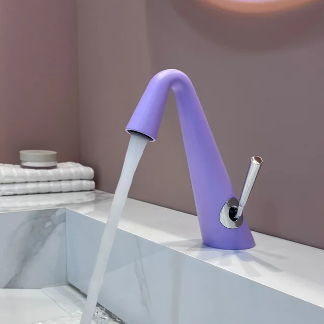 ก๊อกอ่างล้างหน้าอ่างล้างหน้าอาร์ตระเบียงห้องน้ําร้อนและเย็น 1