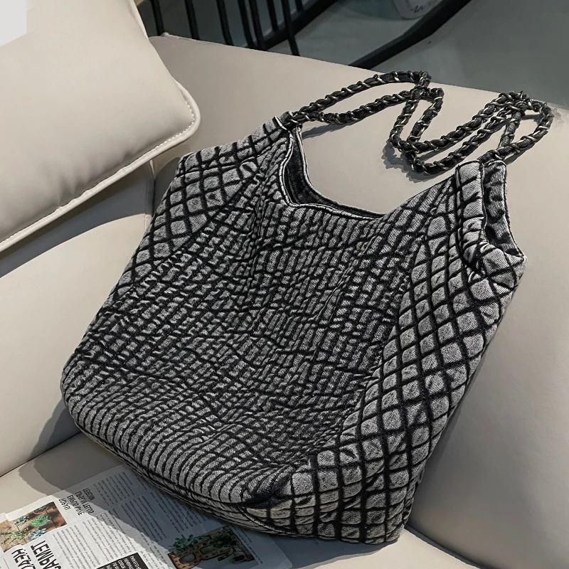 

Classic Large Capacity Tote Bags For Women Luxury Designer Handbag And Purse 2023 New In Denim Embroidery Rhombus Cloth Shoulder