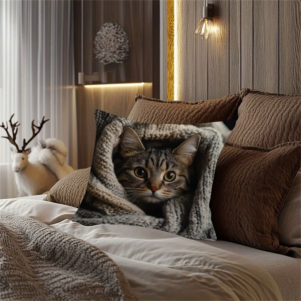 Luxurious Velvet Tabby Cat Pillow Cover - Elegant Home Decor and Thoughtful Gift