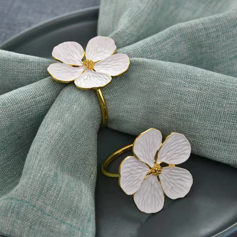 

NEW 4PCS Bloom Napkin Ring Flower Types Decoration Napkin Holder Plum Blossom Napkin Buckle for Hotel Parties Feast Dining Table