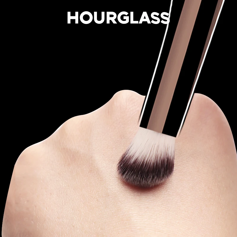 Hourglass Makeup Brush- No.19 Vanish Seamless Finish