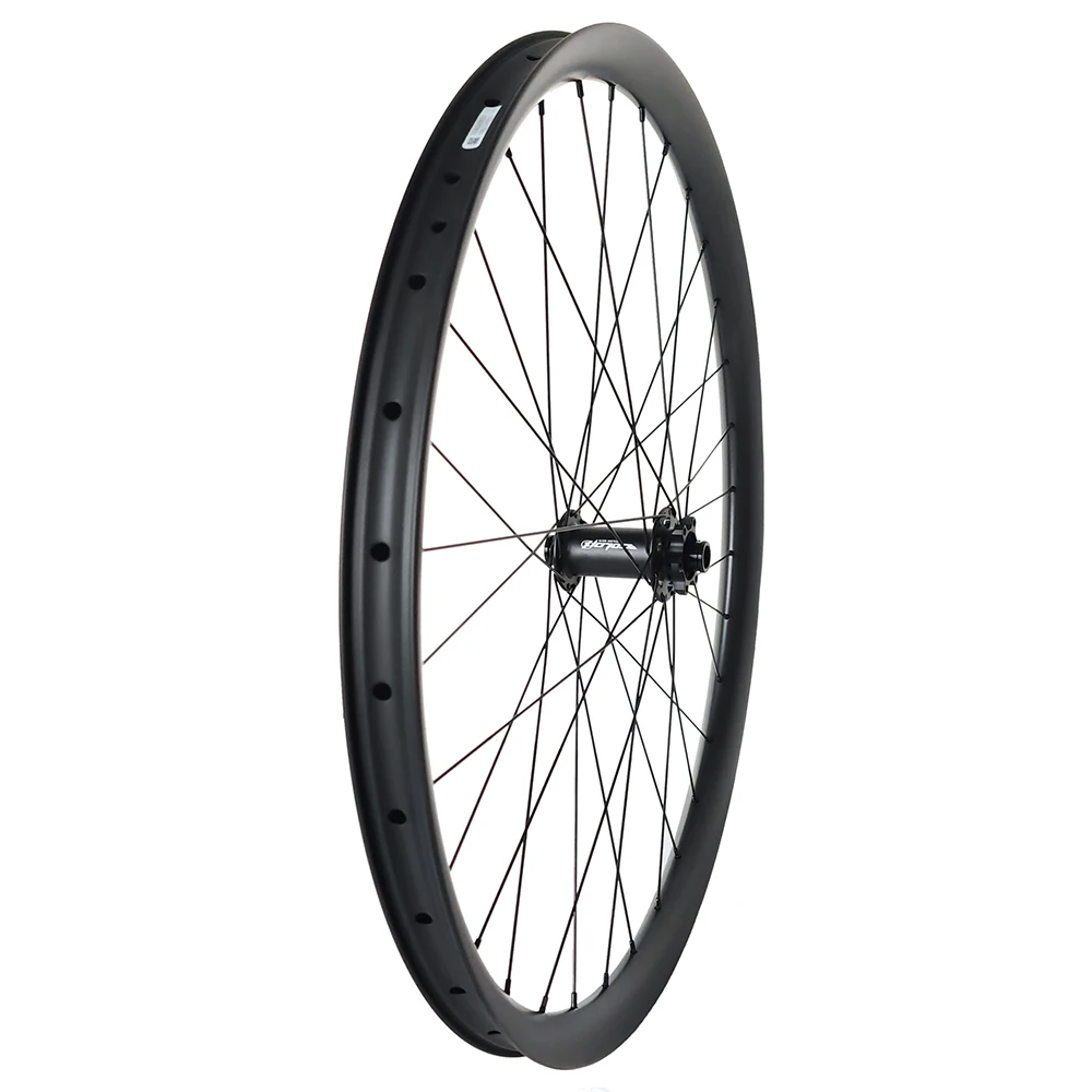 Roues à pneu 29p MAVIC vtt Crossmax Pro Carbon 29 Boost ID360 XD noire