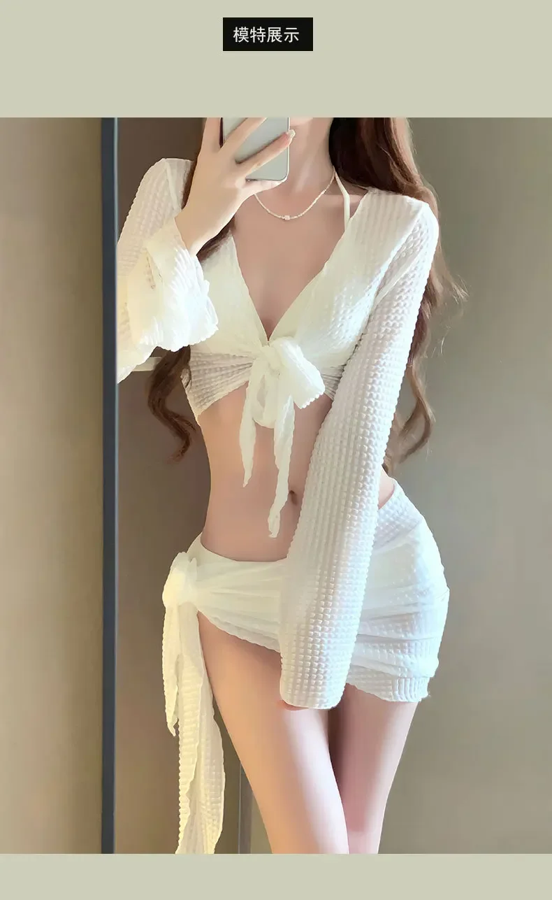 Costume da bagno con gonna copricostume - Vista laterale