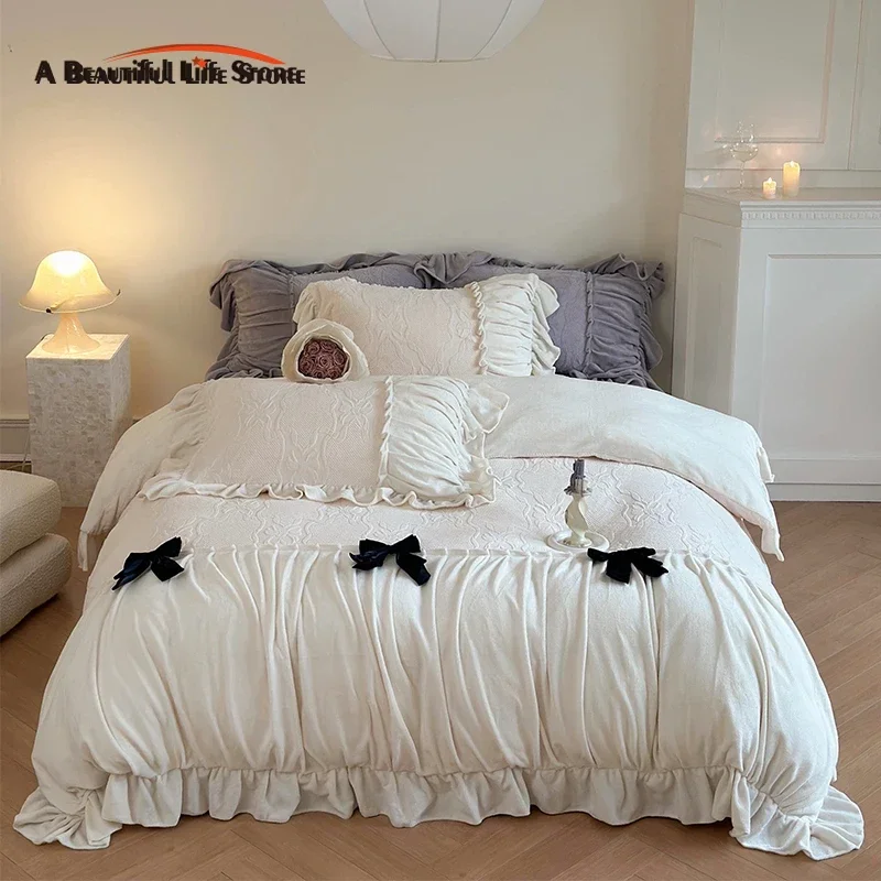 

French Pleat Lace Ruffles Carved Velvet Bedding Set, Bow Decoration, Crystal Velvet Fleece Duvet Cover, Bed Sheet, Pillowcases
