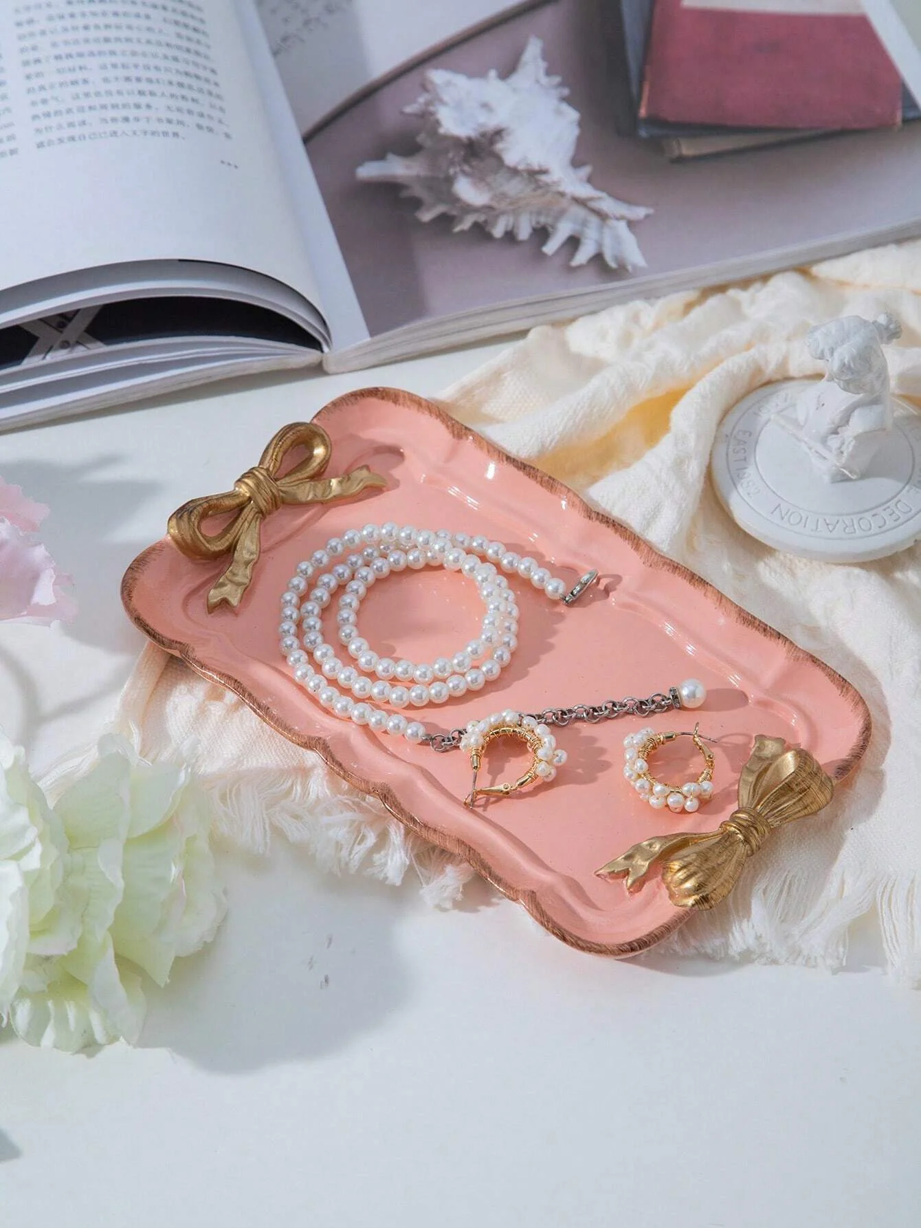 Pink European Style Resin Tray With Retro Bowknot Design Fruit Plate For Jewelry Fruit Storage Display Gift For Valentine's Day 4