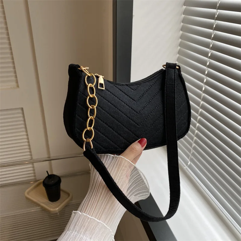 

2024 Autumn Trend Line Lightweight Shoulder Bag Crocodile Felt Small Square Bag Women's New Leisure Chain Purses and Handbags