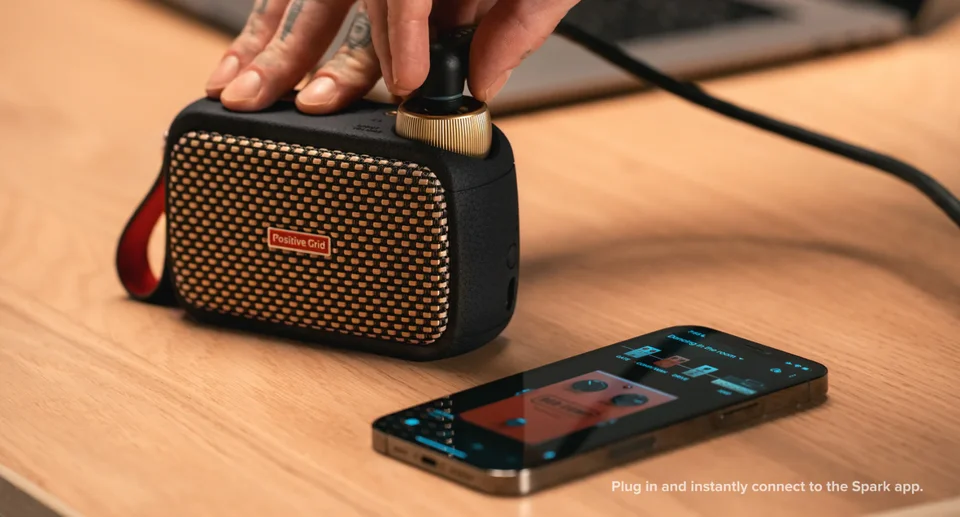 Positive Grid Spark GO 超ポータブル ミニ スマート ギター アンプ Positive Grid Spark GO 超ポータブル ミニ スマート ギター アンプ