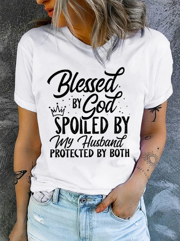 

Женская футболка с надписью «God Spoiles By My муж»