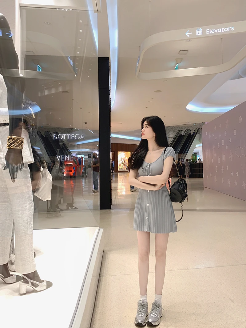Sexy Knitted Dresses for Women V-neck A-Line Pleated Mini Dress Korean Fashion Solid Autumn Knitting One Piece Vestido Mujer New