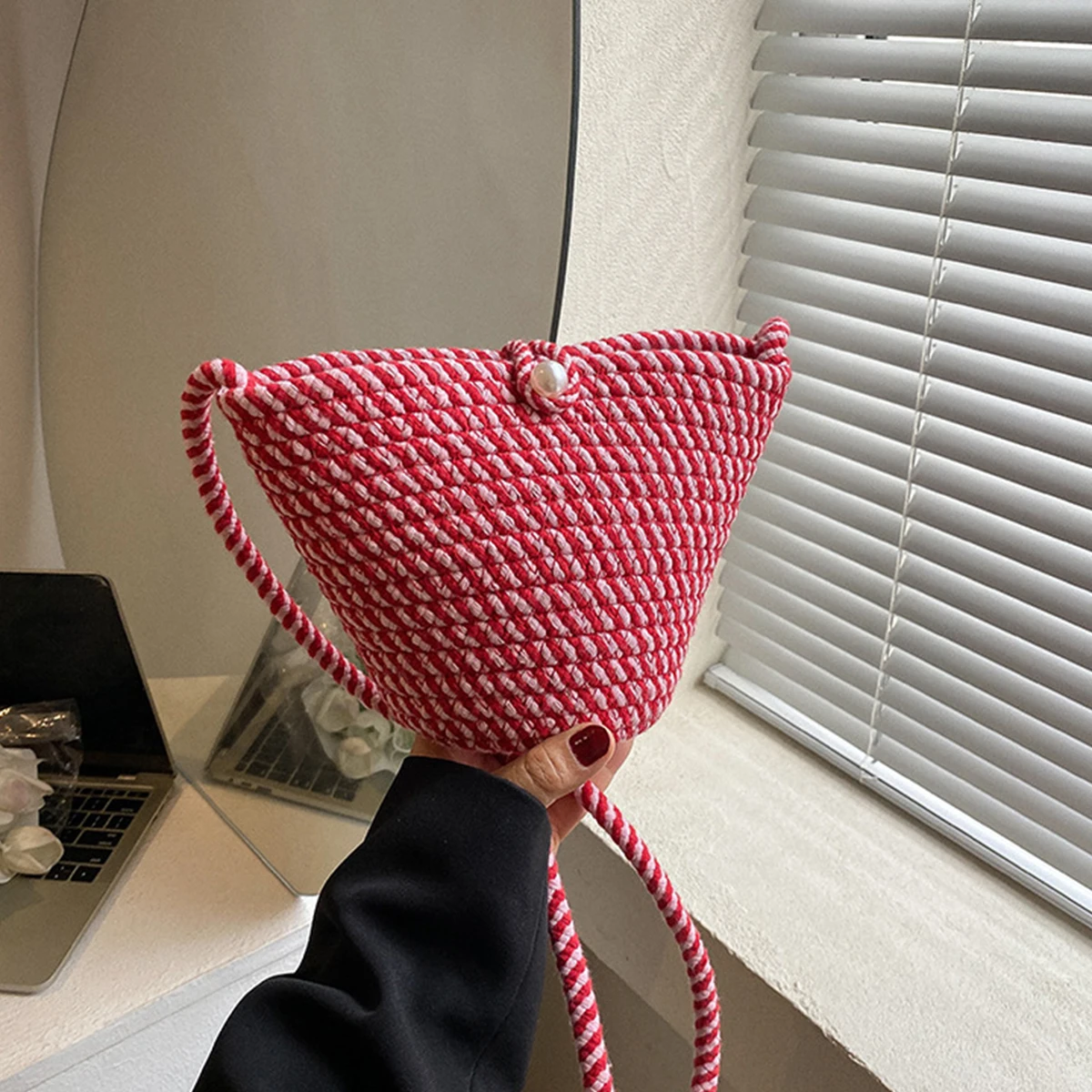 Summer Straw Bucket Bags for Women Rattan Braided Beach Bag Small Crossbody Shoulder Bag Bohemia Messenger Bag Handbag