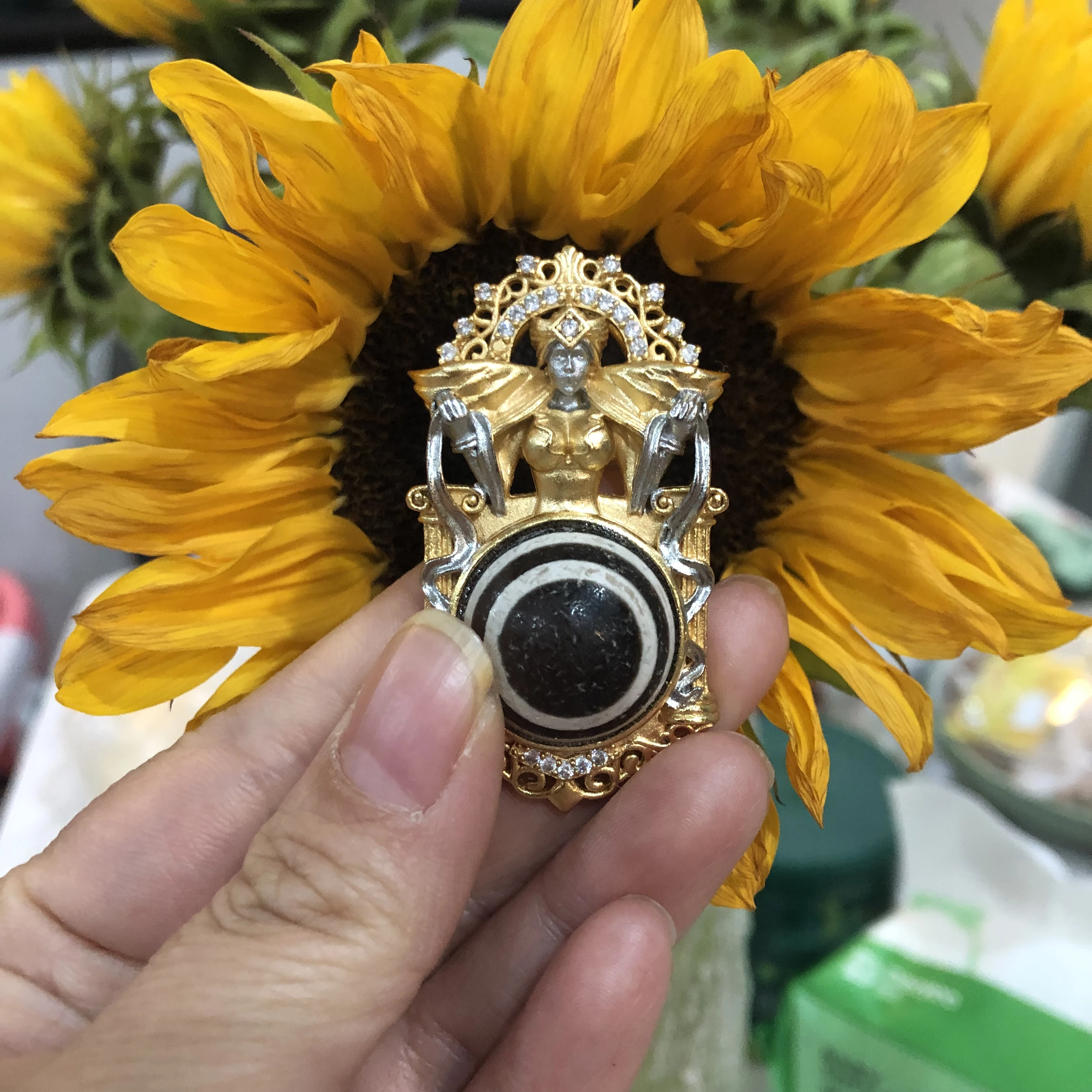 Natural Black Eyes Agate Inlaid Gemstone Trinket Pendant For Men And Women Popular Ethnic Style