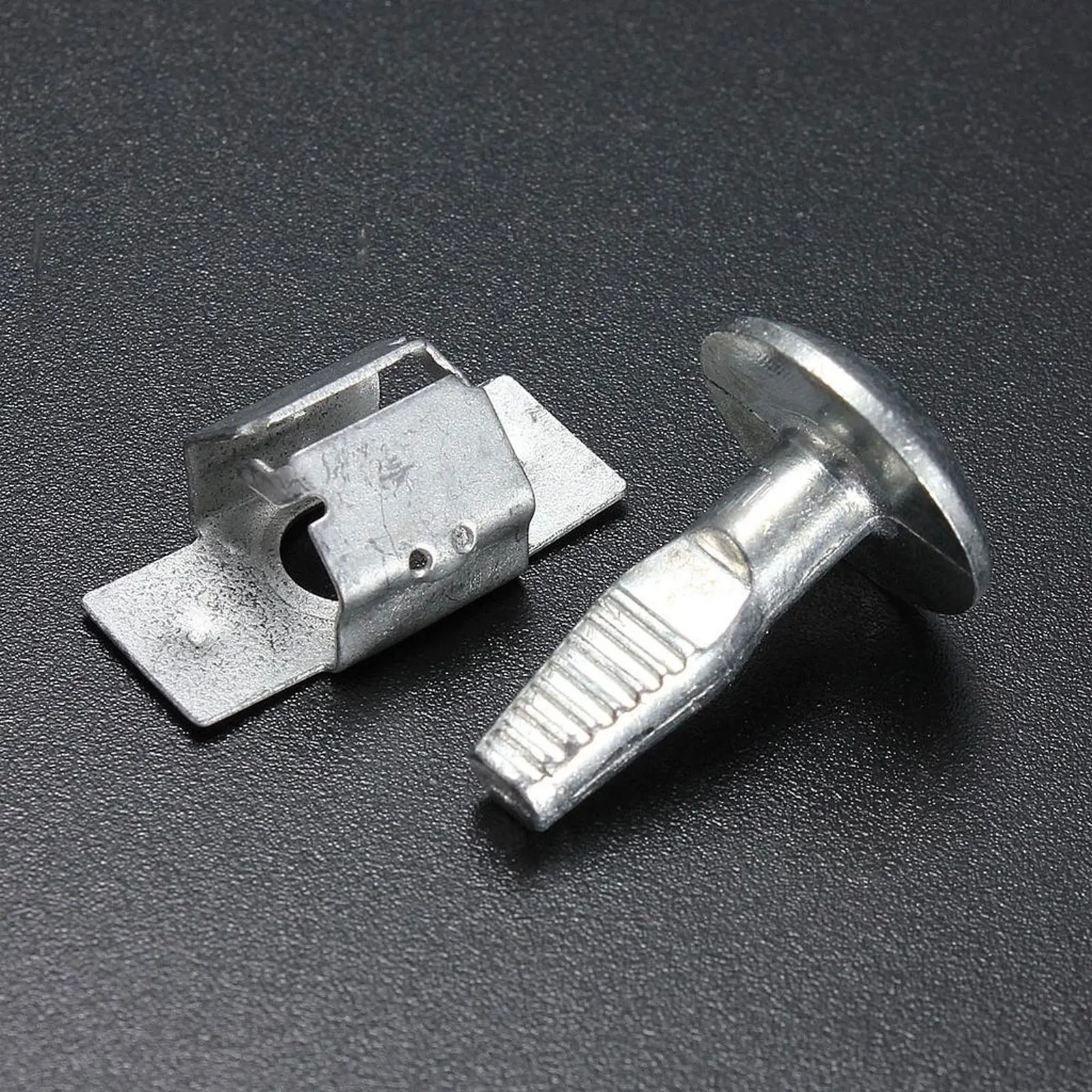 Auto Fasteners 703016 703018 Engine Cover Undertray Clips Splashguard Screw Fastener For Citroen C2 C3 C4 C5 C6 Peugeot 206 207 406 407 807