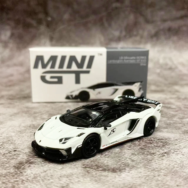 

MINI GT 1:64 Model Car Lambor Aventador GT EVO #467 LHD White