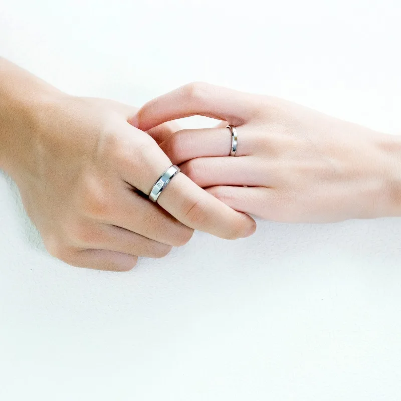 1Pc Simple Fashion G23 Taitanium Ring for Men Women, Shinning Cubic Zerconia Stainless Steel Wedding Ring for Women 4