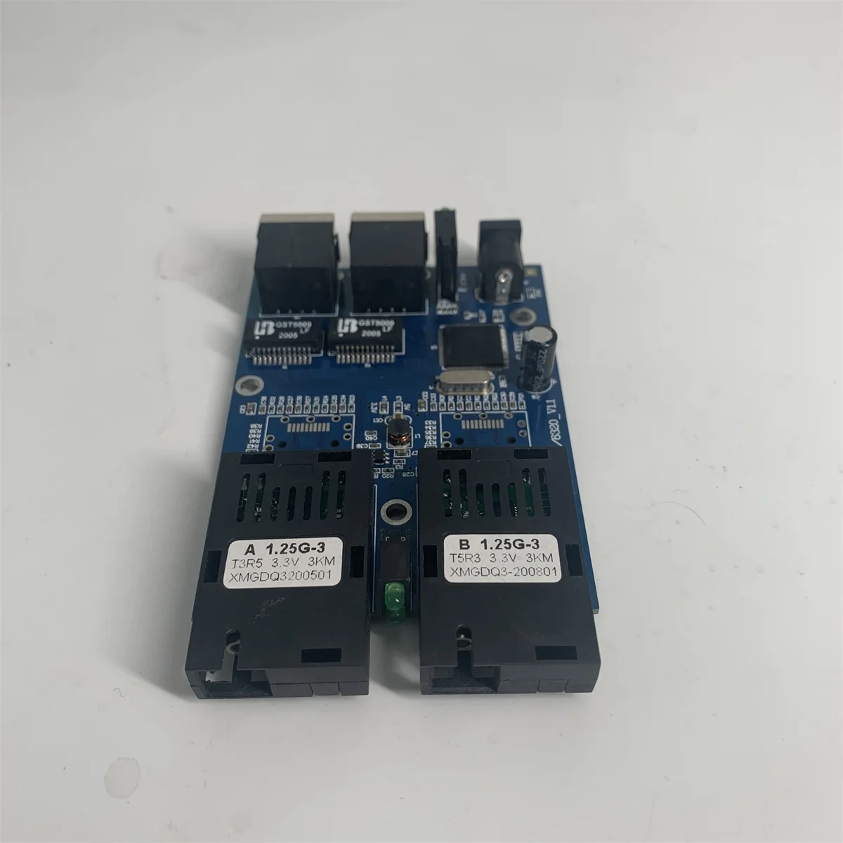 10/100/1000M Gigabit Ethernet Switch Ethernet Fiber Optical Media Converter Single Mode 2 RJ45 UTP and 2 SC