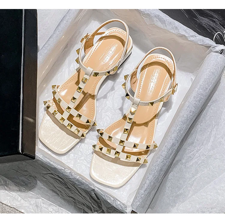 2022 Summer low heel women rivets sandals thin ribbon fashion Korean design girls shoes large size wear slippers free delivery shoes in low heels