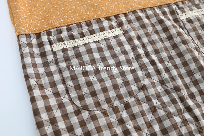 Aprons for Women Japan Style Autumn Winter New Wave Dot Thicken Double Layer Fleece Long-sleeve Apron Pocket Antifouling Smock