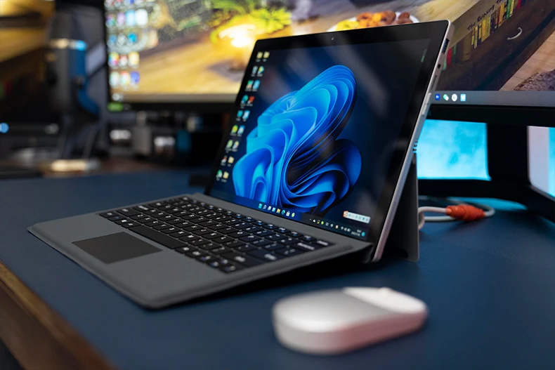 Ultraslim 2-IN-1 Tablet PC, 12th Gen Intel Core i7, 16GB RAM, 512GB SSD, 13