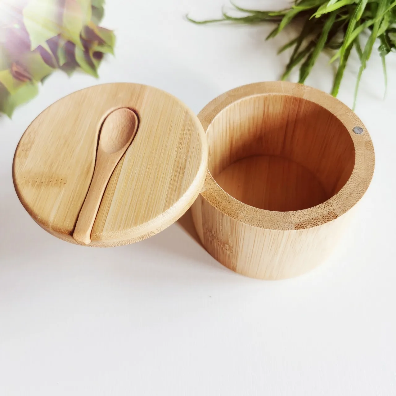 Lot 2 Boîtes à Sel En Bambou ZMDMAH 6 Oz - Avec Couvercle Magnétique Pivotant Et Cuillères Rangement Cuisine Bambou
