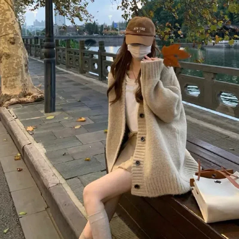 Knitted Cardigan Sweater for Women in Early Autumn Soft and Sticky V-neck Loose and Lazy Style Jacket Top 116