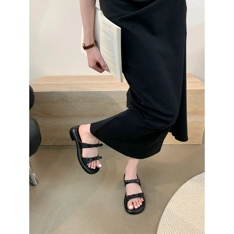 New Summer Women's Slippers 2024 Stylish Peep-toe Low Heel Silver Women's Comfortable Beach Shoes Sapatilas — view 3