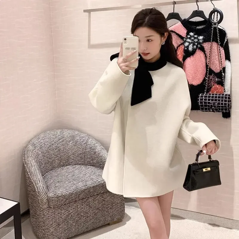 

Autumn and Winter Black and White Contrast Wool Coat for Women in New Korean Style Hepburn Style Small Man Coat High-end Top