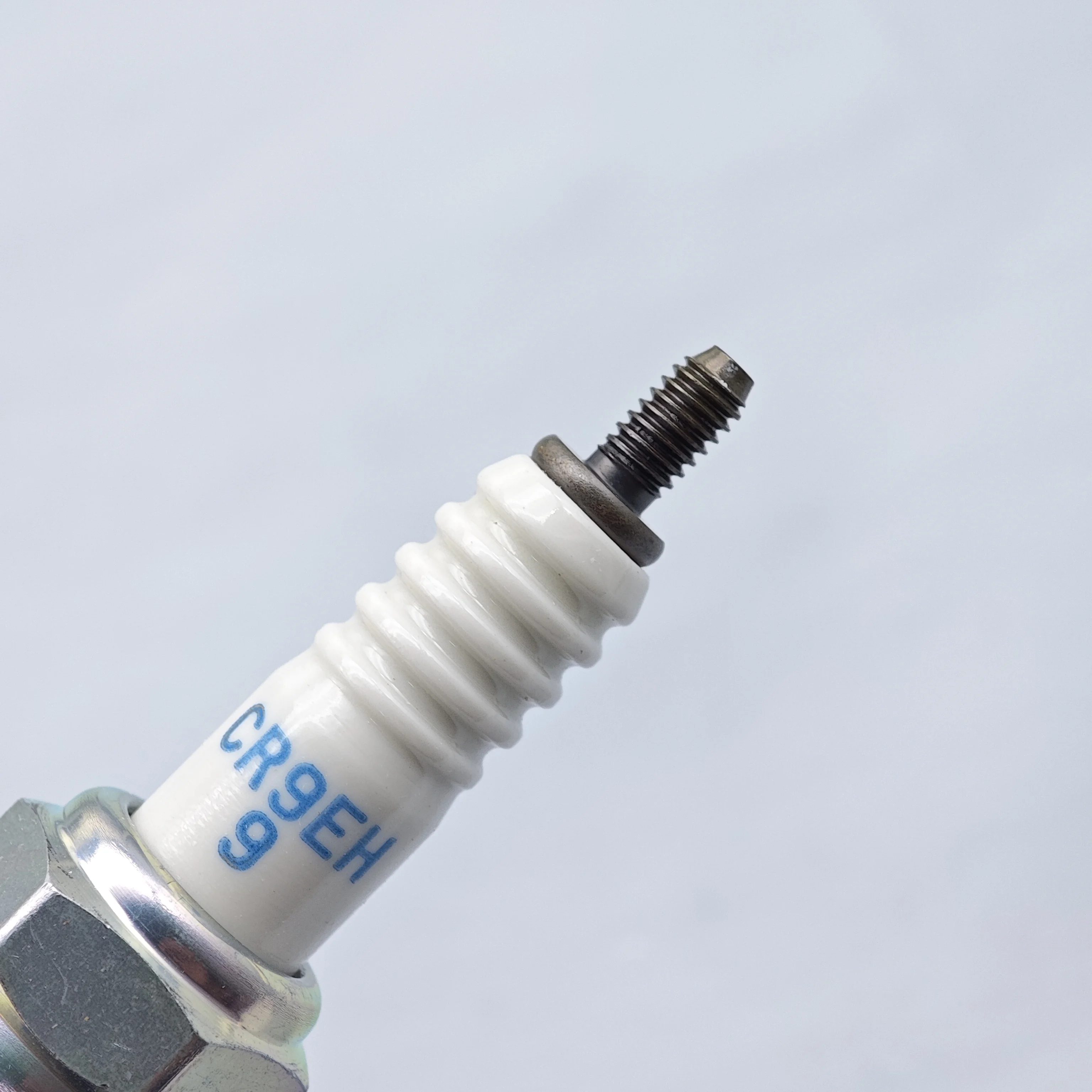 4pcs Original Motorcycle Spark Plug CR9EH-9 7502 Half Tooth Fits CB400 CBR600 Bumblebee VTR250 OEM 98059-59916