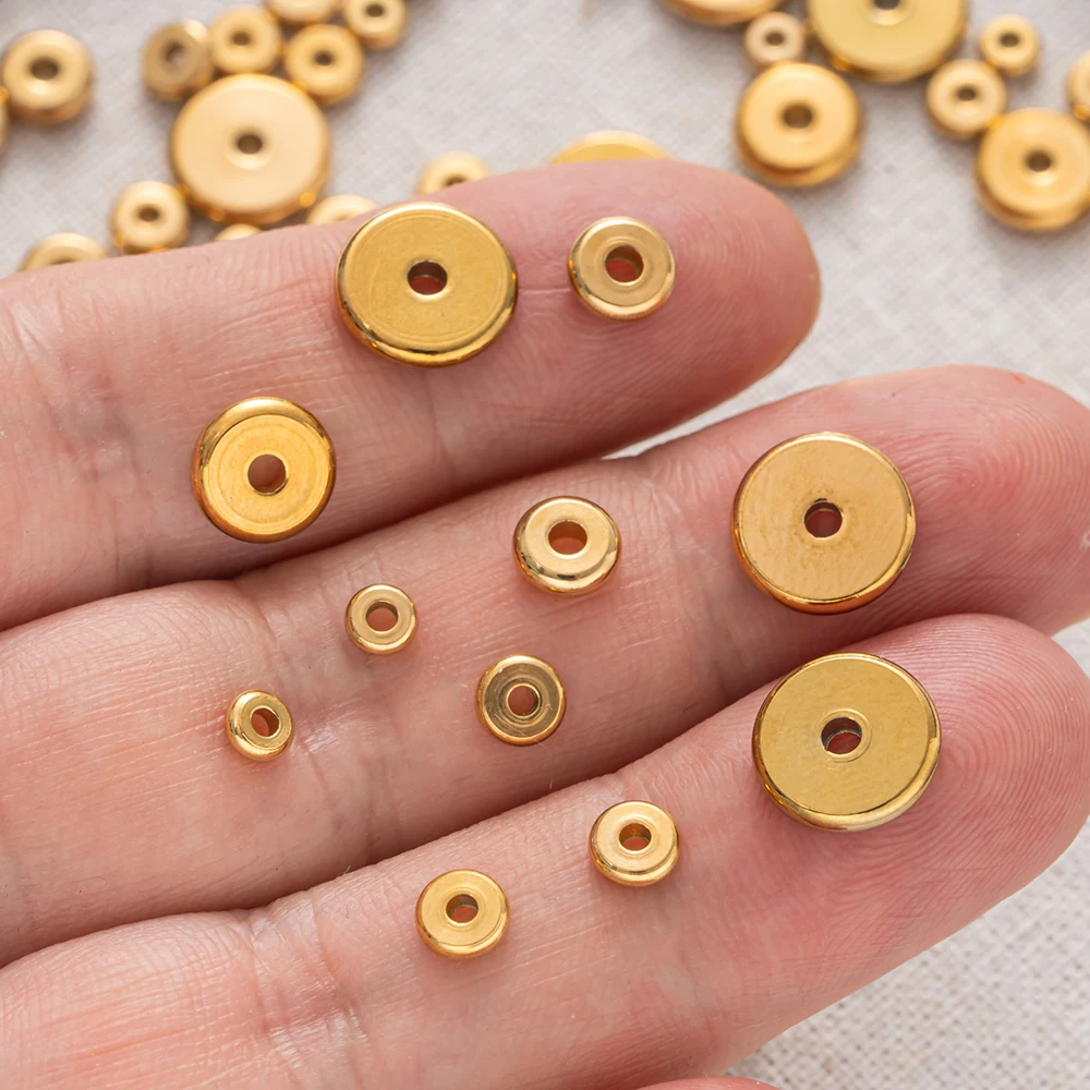 50 Stück Edelstahl 4-10mm Runde Flache Abstandsperlen PVD Goldplattierte Scheibenperlen für DIY Halskette Armband Schmuckherstellung