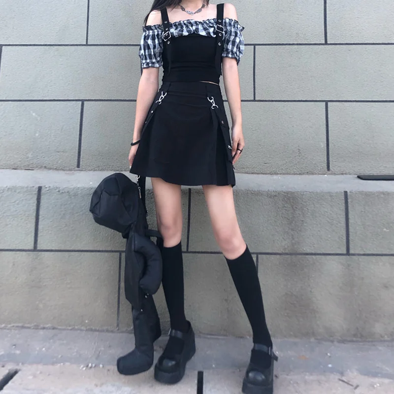 Рисунок 4 - Женский летний костюм 2022