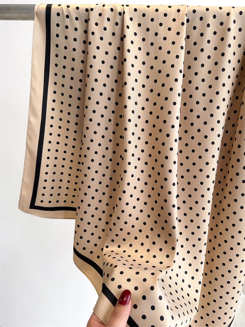90*90cm Polka Dot Quadratischer Schal für Damen, weicher Satin, Seidenschals, Bandanas, luxuriöser Hijab, Halstuch, eleganter Schal, Wickeltuch – Detail 12