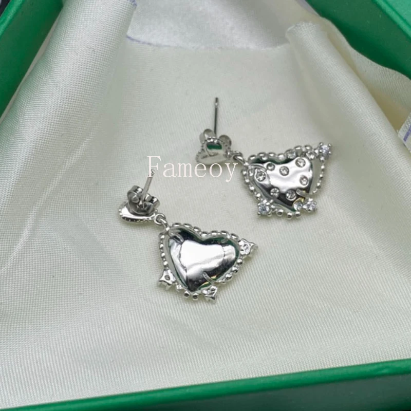 2024 New Fashion Simulation Pearl Inlaid Geometric Women's Earrings