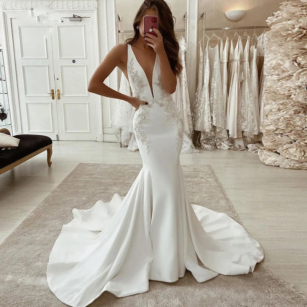 

Sexy Deep V-Neck Mermaid Wedding Dresses Modern Satin Lace Appliqued Sleeveless Bridal Dress Court Train Wedding Gowns