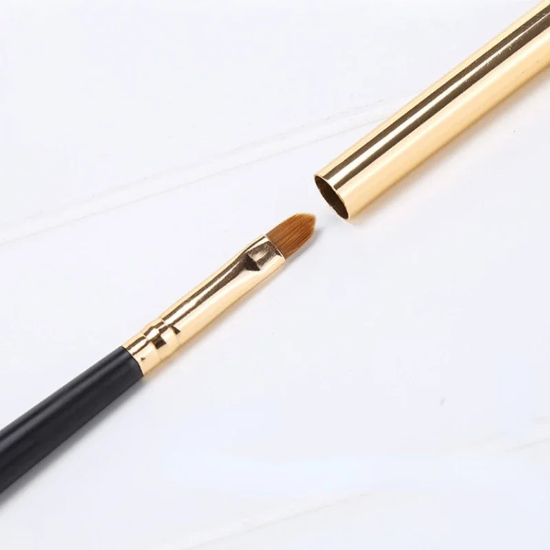 Lip Brush with Protect Cap