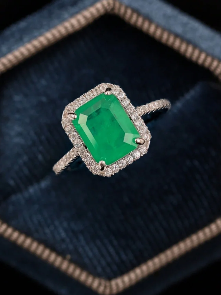 Elegant Green Square Gemstone Ring in 925 Sterling Silver – Luxury Women's Engagement and Wedding Jewelry