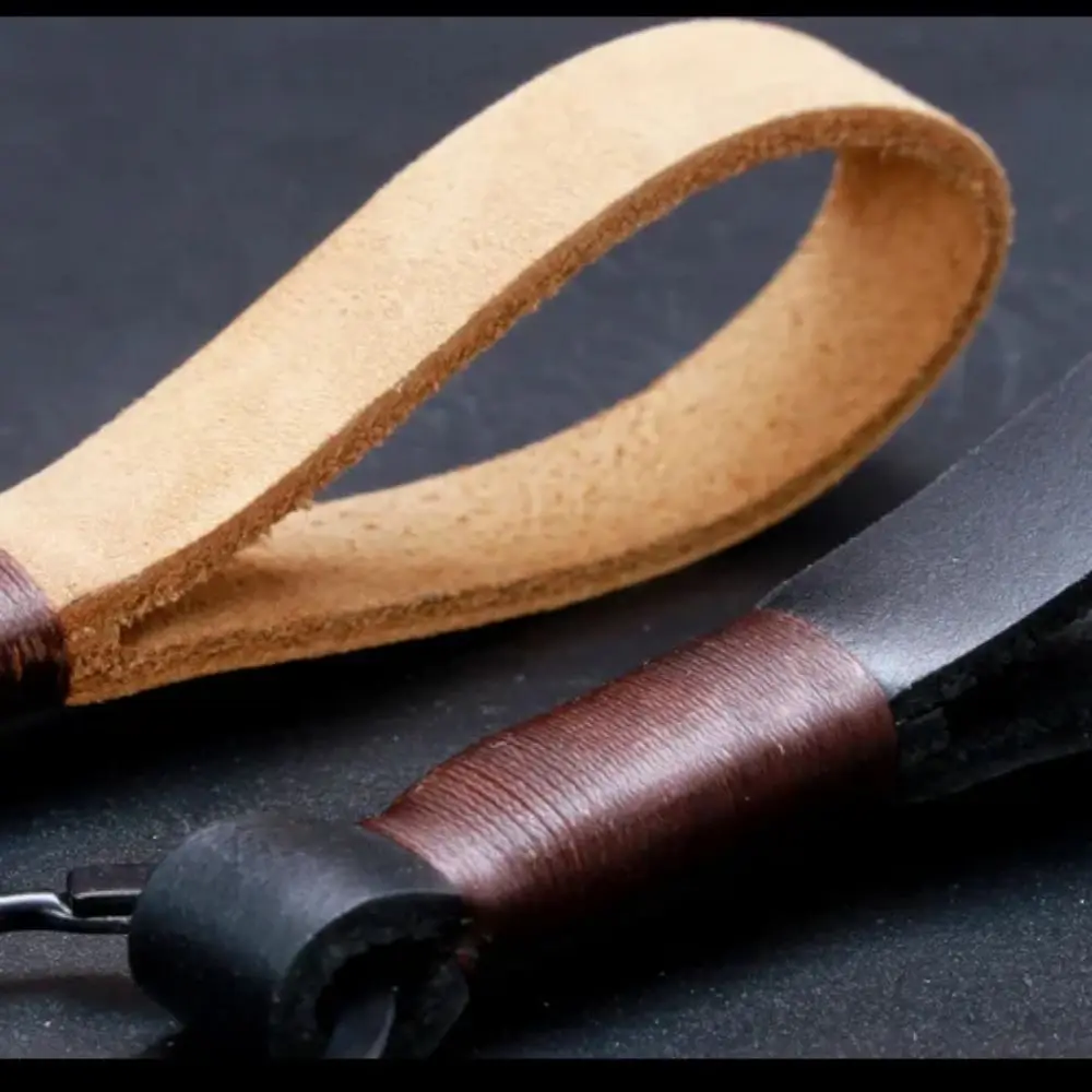 Retro Handmade Real Leather Cowhide Rope Keychain Metal Key Chains Men or Women Key Holder Key Cover Auto Keyring Gifts