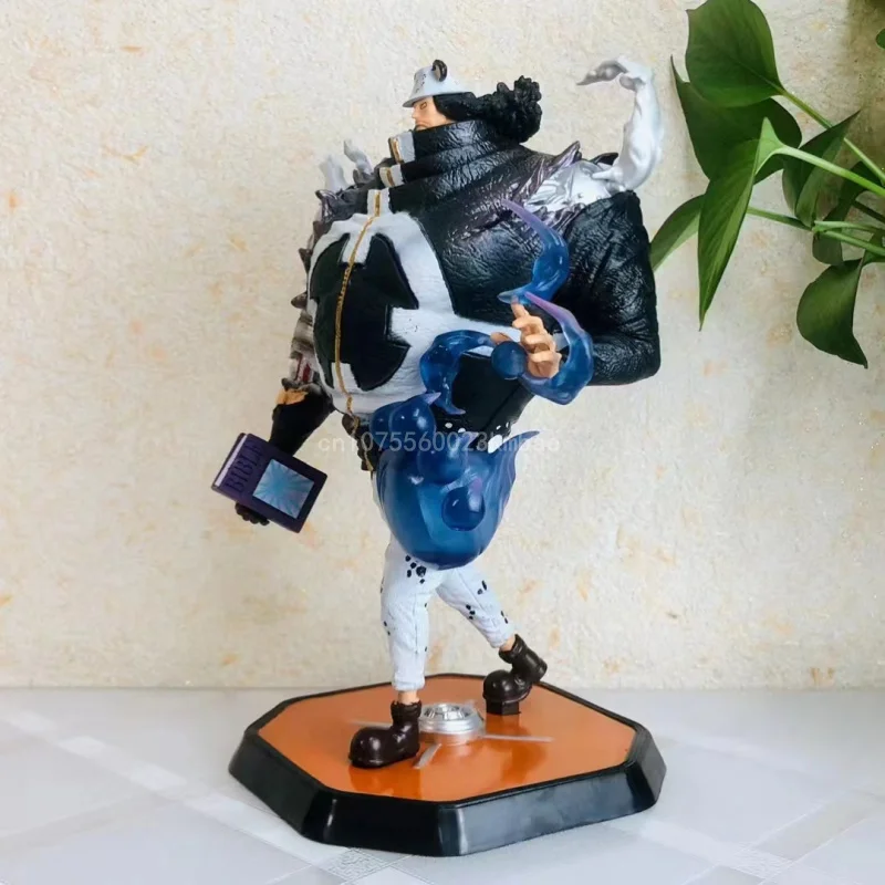 Bartholomew Kuma، مجسم شخصية من سلسلة One Piece، ي...