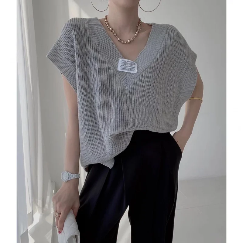

Korean new loose label V-neck vest knitted vest sleeveless vest women's top
