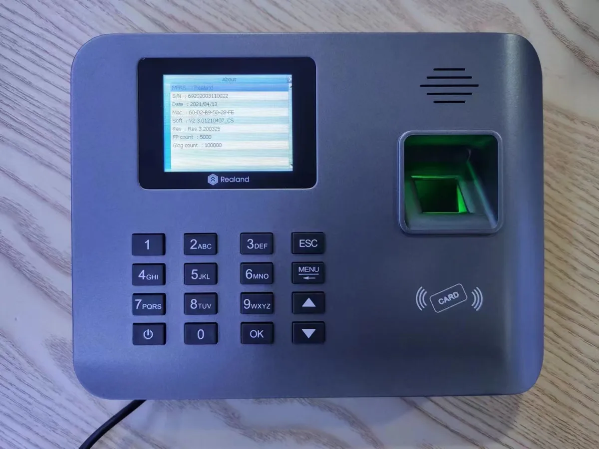 2.4Inch TFT Screen Build-in Battery WIFI Fingerprint Time Attendance Machine GPS Time Clock Employee Control Machine Electronic