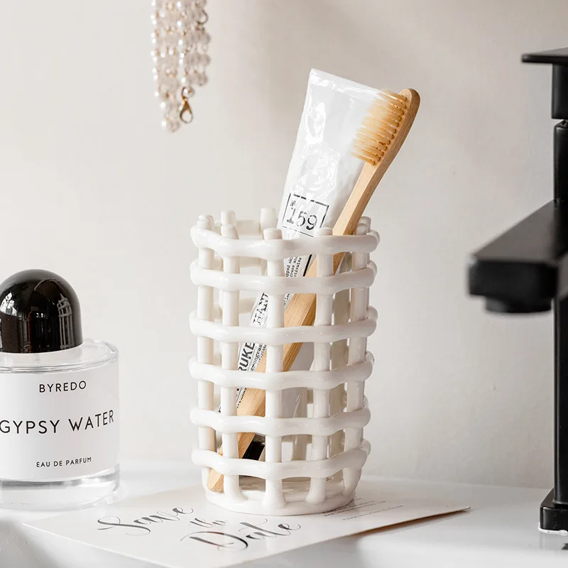 

Держатель для зубной щетки и зубной пасты