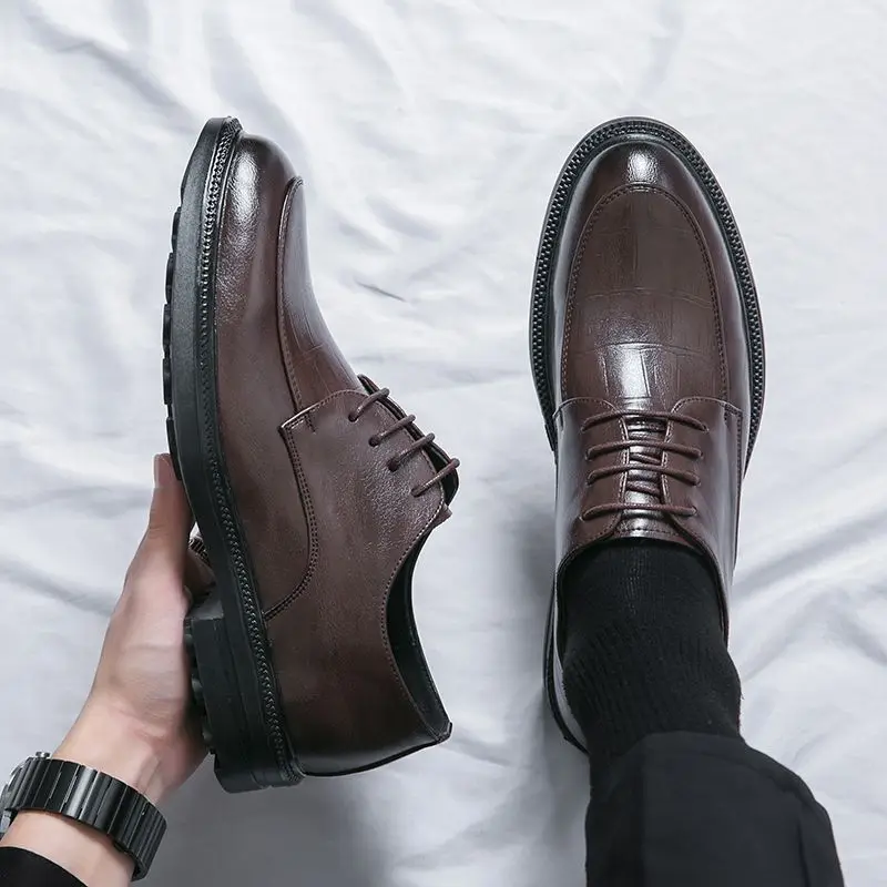 

Men Casual Leather Shoes Fashion Classic Brogues Luxury Faux Leather Handmade Thick Heels Black Male Wedding Formal Shoes B130