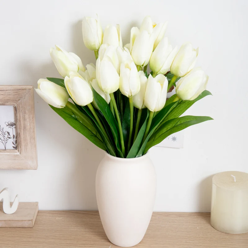 Tulips bouquet by Noble Garden