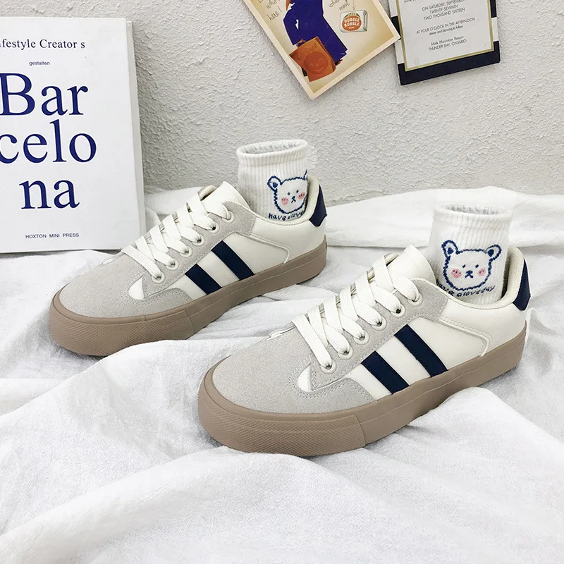 2022 Twitter Hot Sellers Women Sneakers Vulcanize Shoes Student Trainers Woman Casual Loafers Classics Flats Ladies High Quality