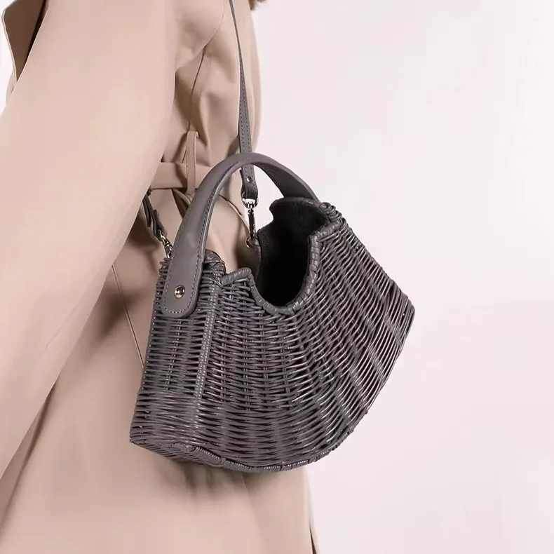 Women New Straw Handbags Woman Handmade Woven Basket Rattan Handbag For Femme Ladies Simple All-Match Handbag