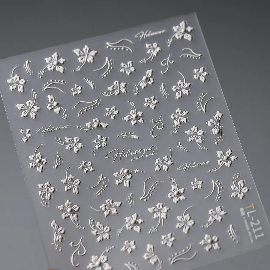 1개 클래식 화이트 플라워 네일 참 스티커 5D 엠보싱 진주 꽃 리본 디자인 네일 아트 스티커 매니큐어 데코레이션