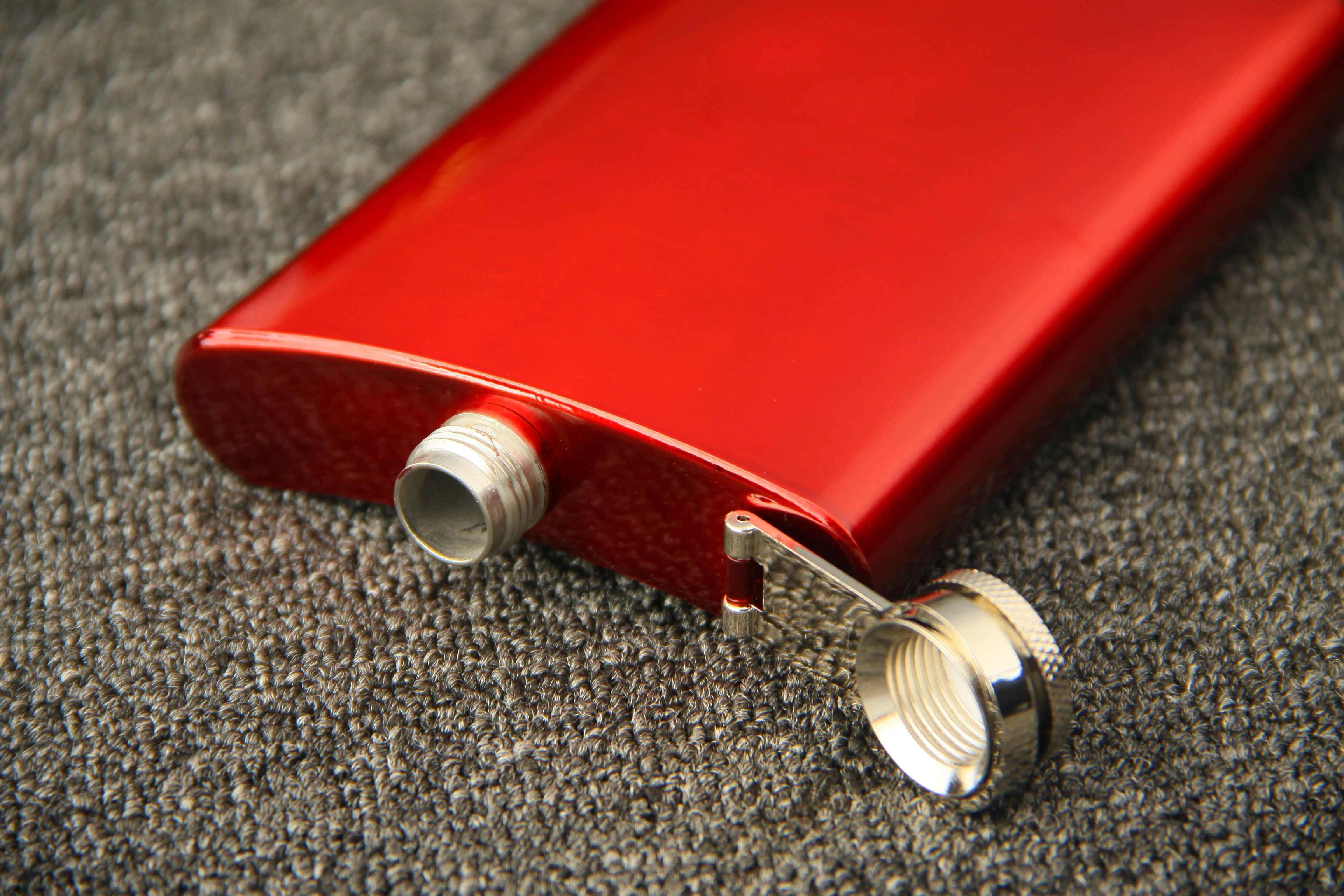 Description Picture 6 of item8oz colored coated stainless steel Hip Flask portable outdoor 8OZ, whisky flask ,food degree , logo free engraved
