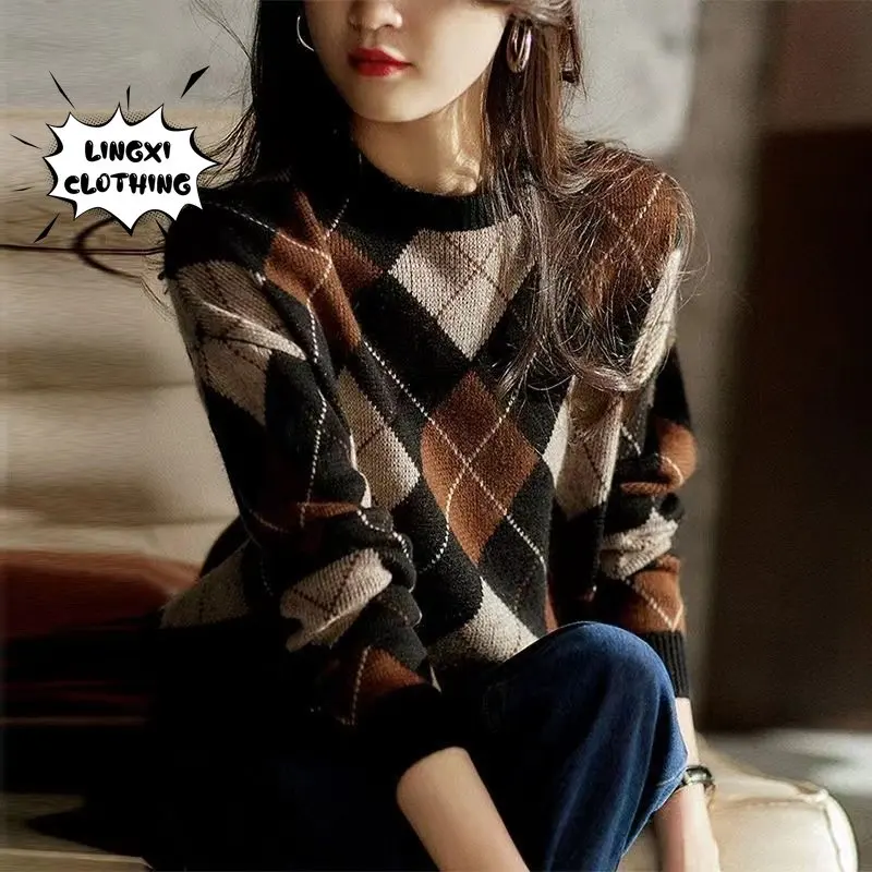 

2023 Fashion Autumn/Winter New British Retro Style Warm Sweater Contrast Diamond Plaid Bottom Long Sleeve Knit Pullover