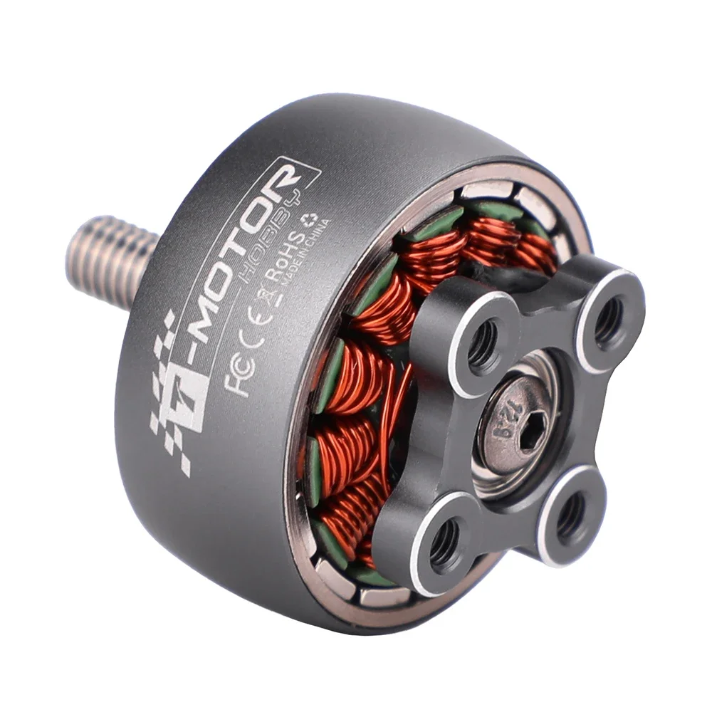 Moteur Brushless T-HOBBY IT'S 2306.5 1750KV installé sur un bras de drone FPV avec hélices