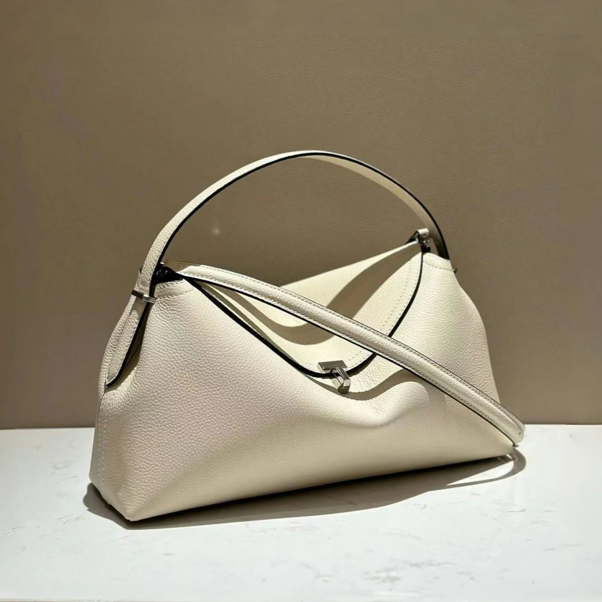 thumbnail image 1 of Bolso de hombro de piel auténtica, bolso cruzado de piel de vaca 100 % auténtica de alta calidad, moderno, calidad SSS, 1 of 4