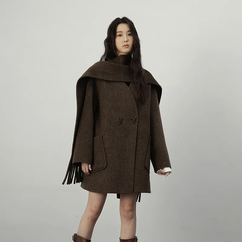 

10% Camel Hair Detachable Scarf Collar Wool Coat for Women Autumn and Winter Horn Button Small Woolen Coat