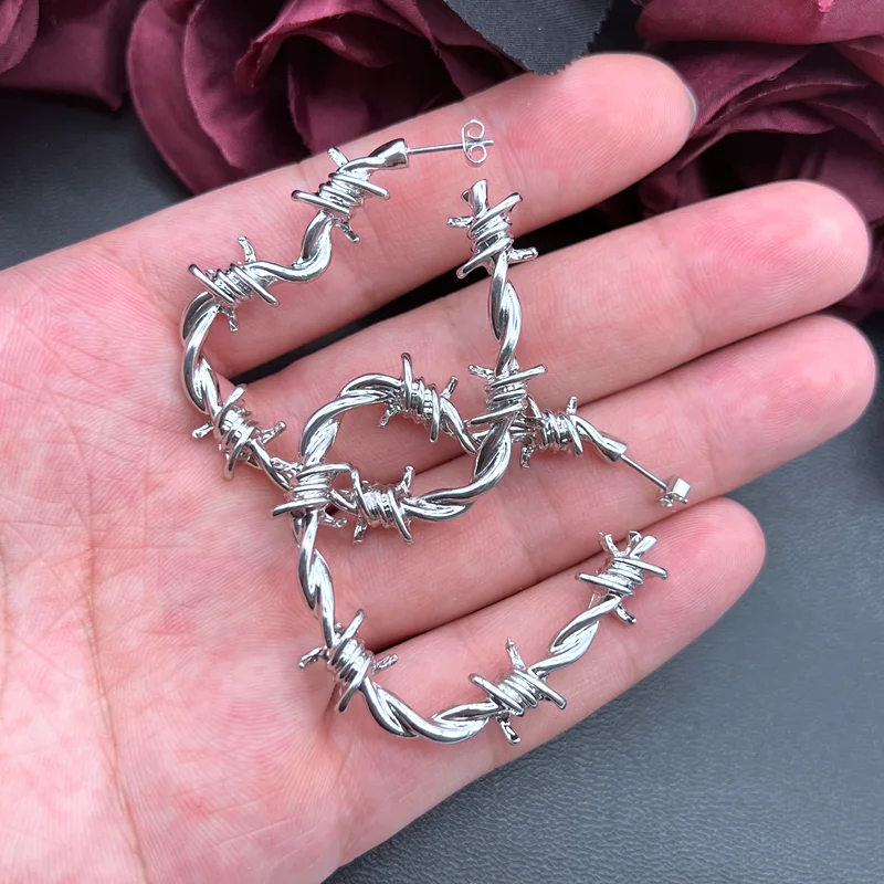 関送込 OHTNYC BARBED WIRE EARRINGS New iron ribbon thorn earrings ladies hip hop punk gothic